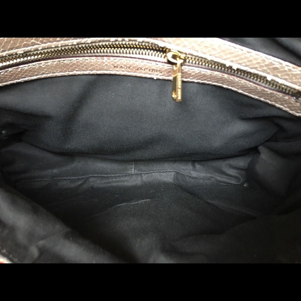 MarcJacobs Python Effect Quilted Stardust Beat Bag - Picture 4 of 8